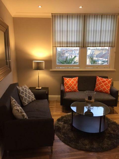 דירות לונדון Stunning 2 Bed Flat Shepherds Bush מראה חיצוני תמונה