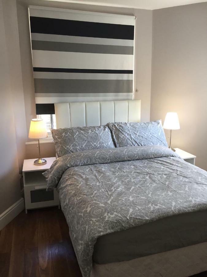 דירות לונדון Stunning 2 Bed Flat Shepherds Bush מראה חיצוני תמונה