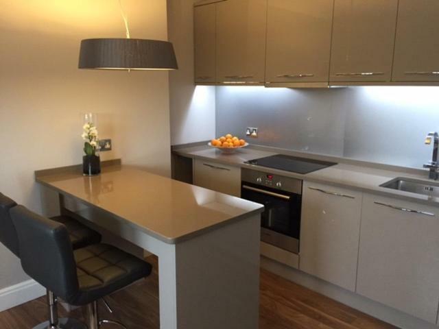 דירות לונדון Stunning 2 Bed Flat Shepherds Bush מראה חיצוני תמונה