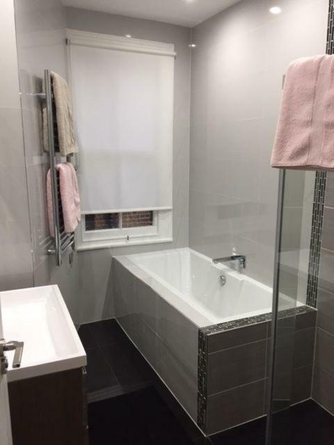 דירות לונדון Stunning 2 Bed Flat Shepherds Bush מראה חיצוני תמונה