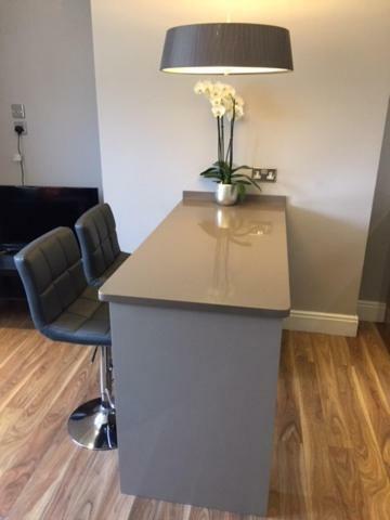 דירות לונדון Stunning 2 Bed Flat Shepherds Bush מראה חיצוני תמונה