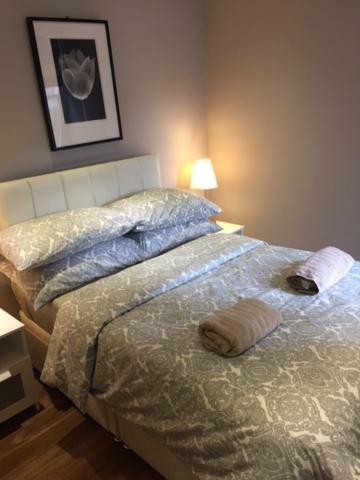 דירות לונדון Stunning 2 Bed Flat Shepherds Bush מראה חיצוני תמונה